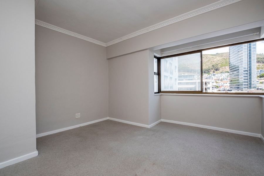 2 Bedroom Property for Sale in Sea Point Western Cape